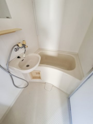 ハイツ南甲子園の洗面所