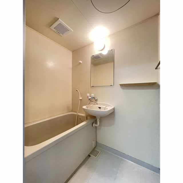 クレセントＫＯＹＯの浴室|別号室参考写真