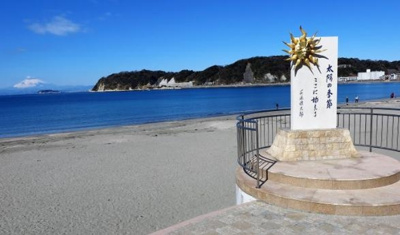 逗子海岸海水浴場 徒歩25分。 1960m