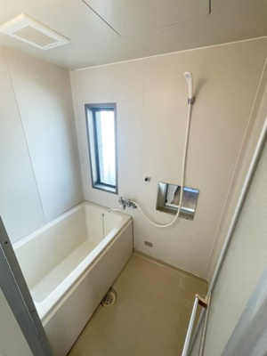 ★★バスルームに窓があります★★