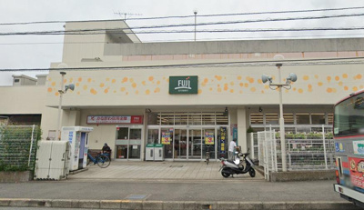 マクドナルド野比シティオ店 徒歩9分。 660m