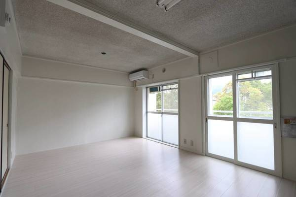 ビレッジハウス勿来1号棟の居間・リビング|ビレッジハウスの同一物件・同一タイプの間取りの写真です