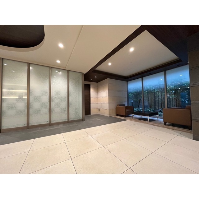 アドバンス名古屋モクシーの居間・リビング