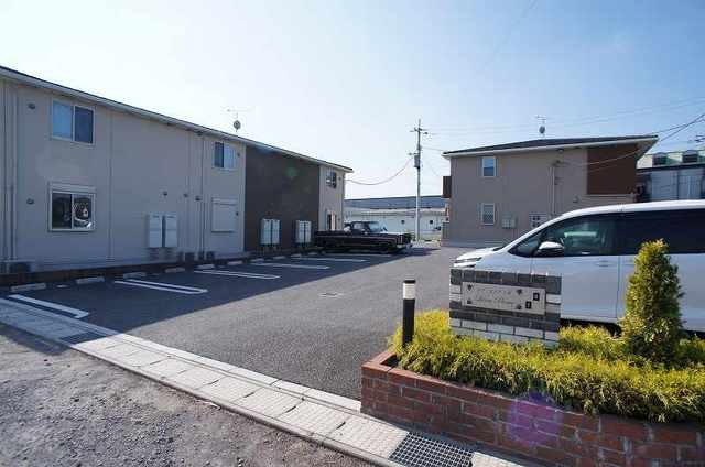 ルナ・ピエナⅠの駐車場