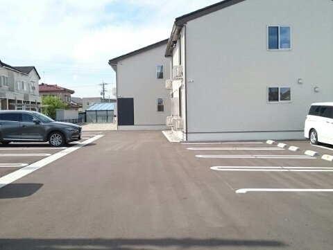 サンテェラスⅡ　Ａの駐車場|駐車スペースもあります