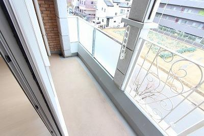 岡本弐番館のバルコニー