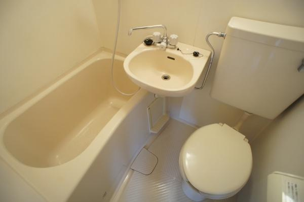 グランドール玉川の浴室|※別部屋写真