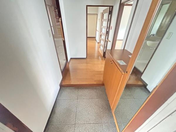 【玄関】 | 藤阪ハイツA1棟 | 玄関