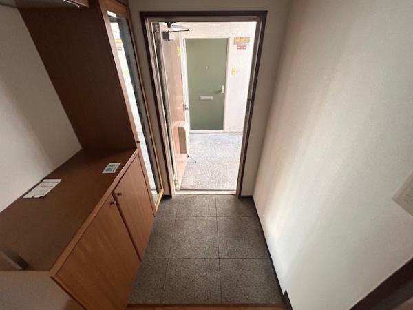 【玄関】 | 藤阪ハイツA1棟 | 玄関