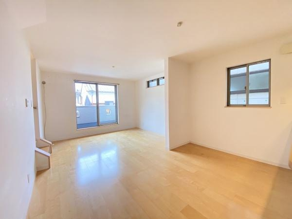 【居間・リビング】 | 須磨区須磨浦通6丁目　中古戸建