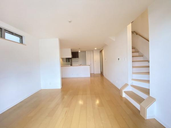 【居間・リビング】 | 須磨区須磨浦通6丁目　中古戸建