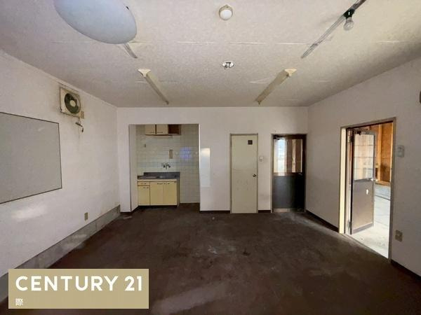 和歌山市湊　店舗付住宅の内装