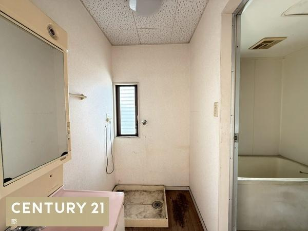 和歌山市湊　店舗付住宅の独立洗面台