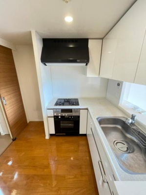 【キッチン】 | プレミアムプレイス草加松原 | 写真は入居前の過去のものです