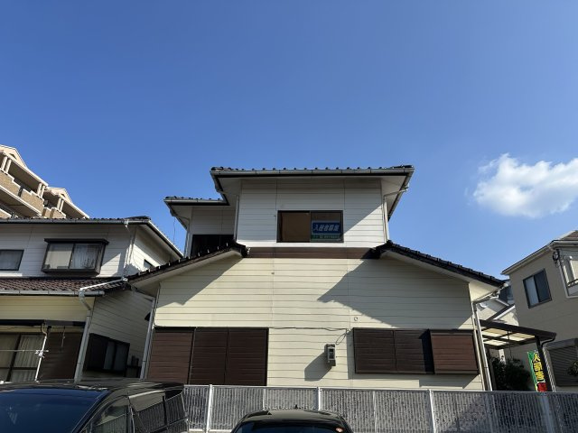 メゾンラプラース