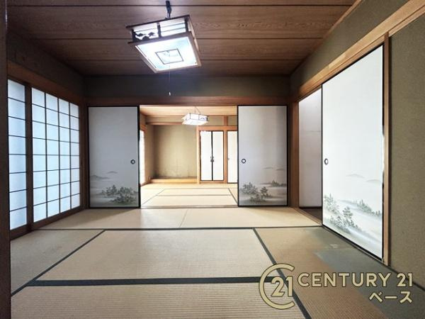 北葛城郡広陵町馬見中２丁目の中古一戸建の和室|■現地撮影写真■ほっこり落ち着ける、リビング隣接タイプの畳コーナーです！