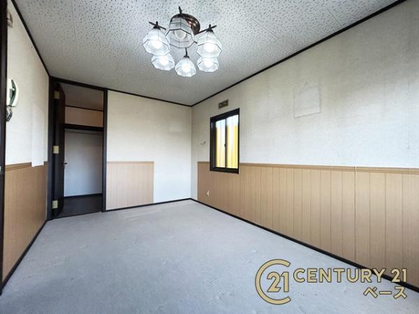 北葛城郡広陵町馬見中２丁目の中古一戸建の洋室|■現地撮影写真■広々WICスペース完備！