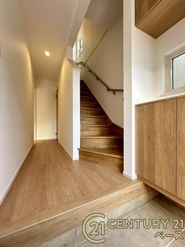 ファーストタウン九条町 １号棟 ／新築一戸建の内装|■現地撮影写真■こちらは玄関から見た廊下部分です！