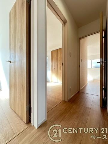 ファーストタウン九条町 １号棟 ／新築一戸建の内装|■現地撮影写真■こちらは２階廊下部分です！