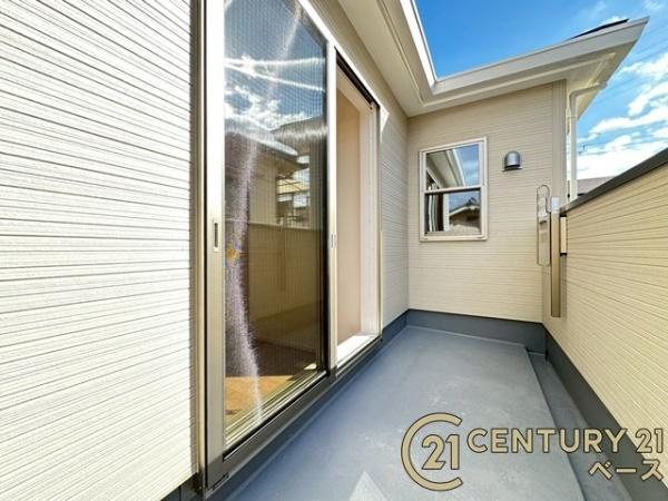 ファーストタウン九条町 １号棟 ／新築一戸建のバルコニー|■現地撮影写真■日当たりのよいバルコニー！洗濯物もよく乾きます！