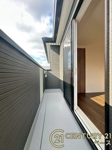 ファーストタウン九条町 ２号棟 ／新築一戸建のバルコニー|■現地撮影写真■日当たりのよいバルコニー！洗濯物もよく乾きます！