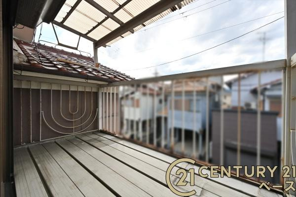 大和高田市出　一戸建のバルコニー|■現地撮影写真■日当たりのよいバルコニー！洗濯物もよく乾きます！