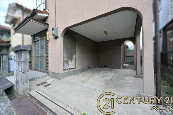 大和高田市出　一戸建の駐車場|■現地撮影写真■駐車スペース１台分完備！