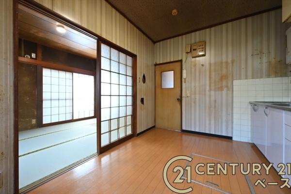 大和高田市出　一戸建のキッチン|■現地撮影写真■暖かみある居心地の良い空間が広がります！