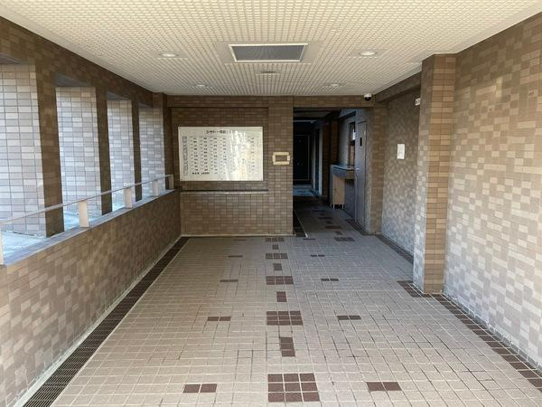 シャトー岡崎Ⅱ番館のエントランス|エントランスです。