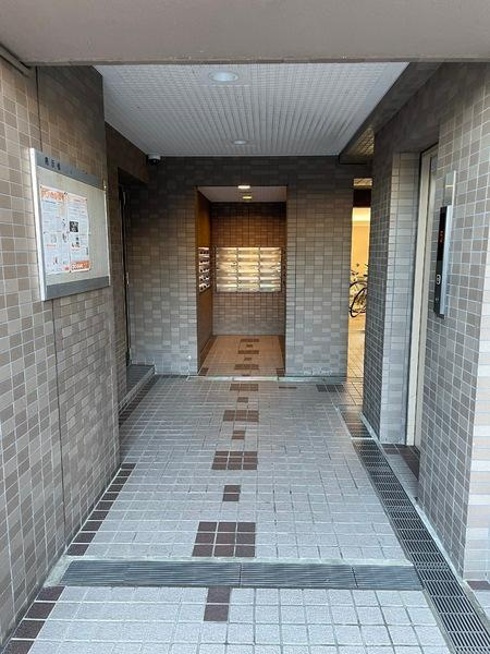 シャトー岡崎Ⅱ番館のエントランス|エントランスです。