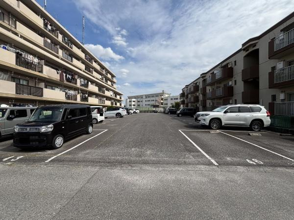 ガーデンヒルズ東大友の駐車場|敷地外駐車場です。
