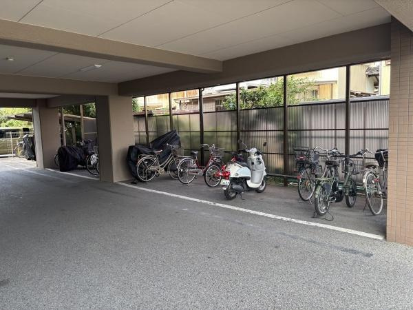 ガーデンヒルズ東大友のその他共用部分|駐輪場です。