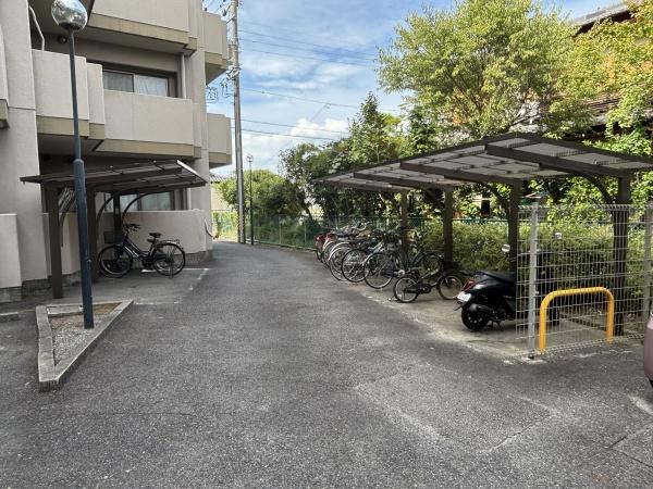 ガーデンヒルズ東大友のその他共用部分|駐輪場です。