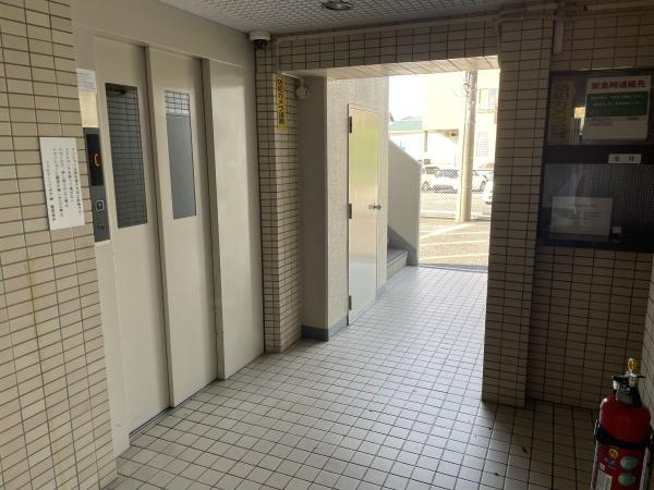 シャルマンコーポ戸崎のエントランス