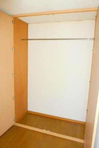 レオパレスやませの内装