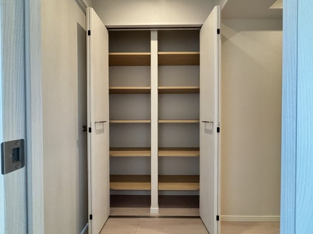 湯島ハイタウンA棟の収納