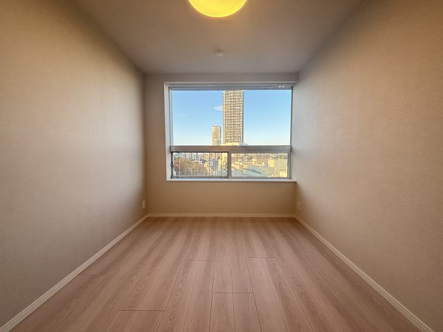 湯島ハイタウンA棟の洋室