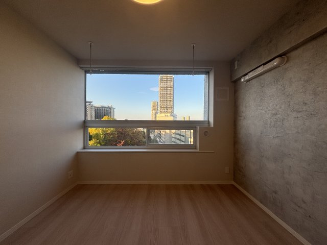 湯島ハイタウンA棟の洋室