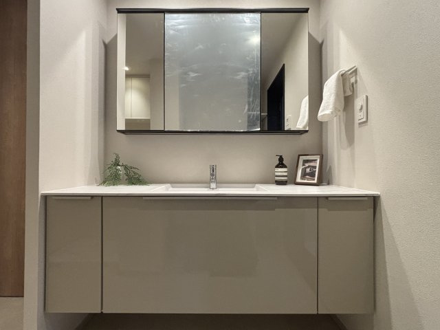 ブリリアタワー上野池之端の独立洗面台