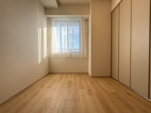 ブリリアタワー上野池之端の洋室