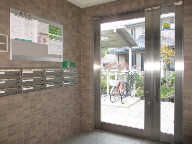 ノーブル参番館のエントランス