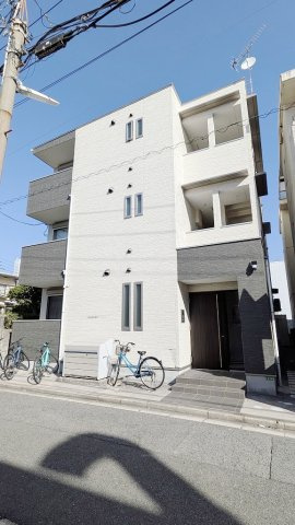 REGALEST府中の外観