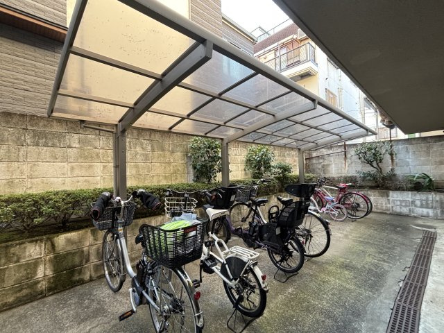 ルラール駒込の駐輪場