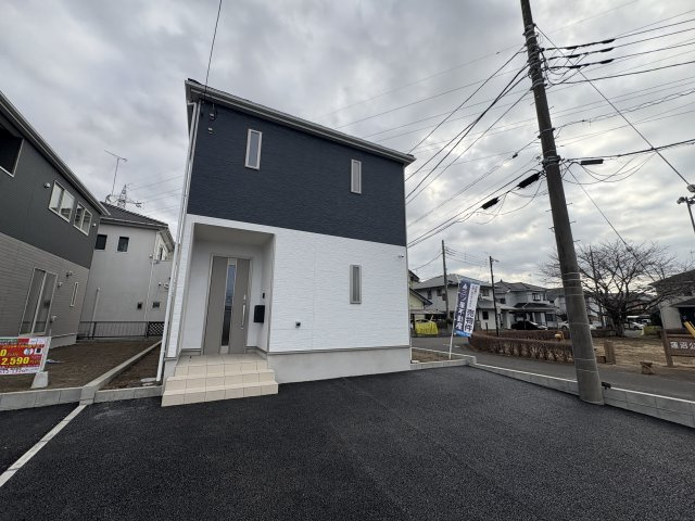 【Cradle garden】真岡市台町 第8の外観|〇1号棟〇
陽当たり・風通しともに良好な角地の新築住宅。
開放感のある立地で、毎日の暮らしが明るく快適に。
※2026年1月撮影