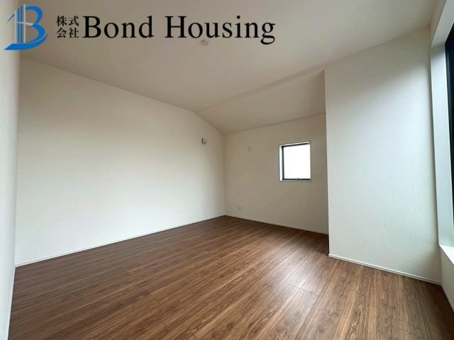 角地につき陽当り・通風良好　持子1丁目　限定1棟