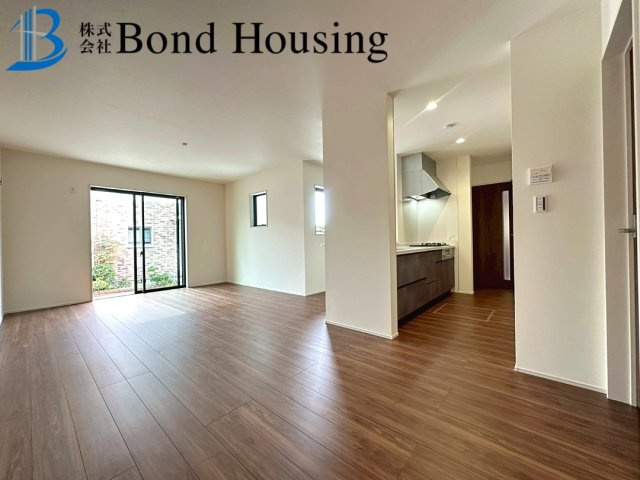 角地につき陽当り・通風良好　持子1丁目　限定1棟