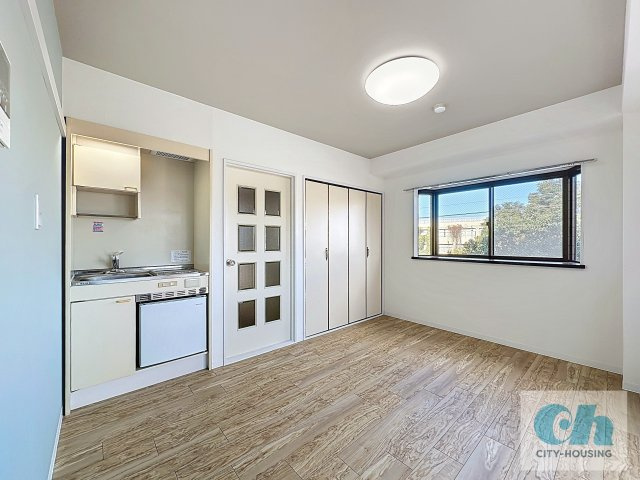 キャッスル I（アイ）301号室の居間・リビング