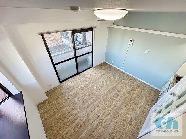 キャッスル I（アイ）301号室の居間・リビング