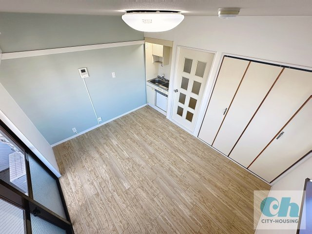 キャッスル I（アイ）301号室の居間・リビング