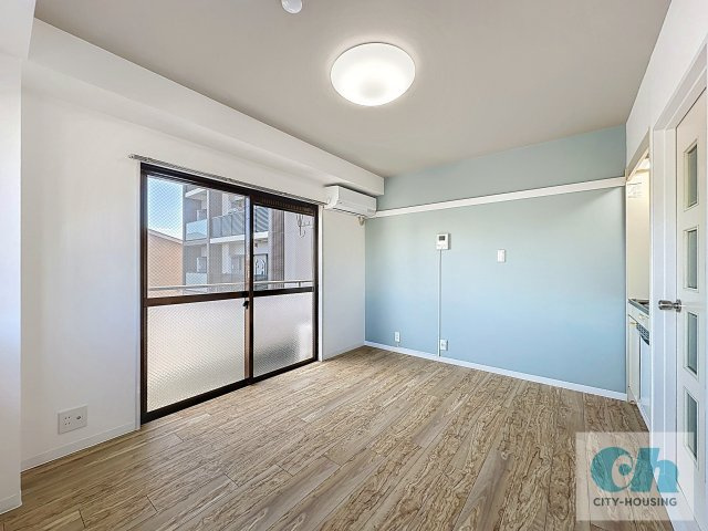 キャッスル I（アイ）301号室